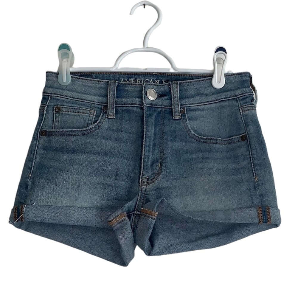 American Eagle Hi-Rise Shortie Jean Shorts Light Wash Size 2 Super Super Stretch